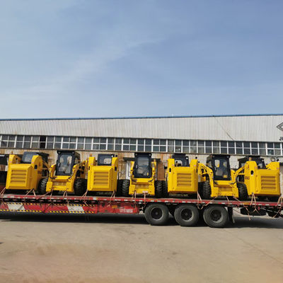 Couleur jaune de chargeur de dérapage de 4WD Kubota avec l'attachement multi de fonction