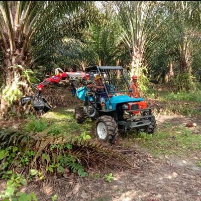 Tracteur à cabine ouverte pour plantations d'huile de palme avec vitesse de prise de force 240-1340 tr/min et pneu agricole
