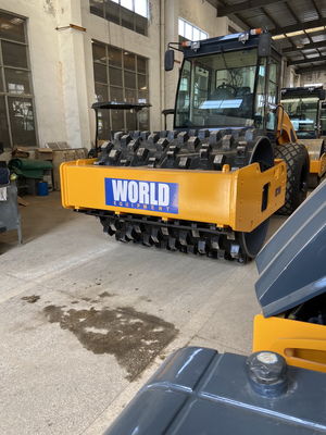 Compacteur routier de 1500 mm avec rouleau chinois XCMG et pad alimentaire