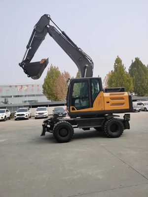 92 kW moteur mini excavateur à roues Max. rayon de creusement 8000MM 9,00-20/8 pneus