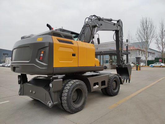 92 kW moteur mini excavateur à roues Max. rayon de creusement 8000MM 9,00-20/8 pneus